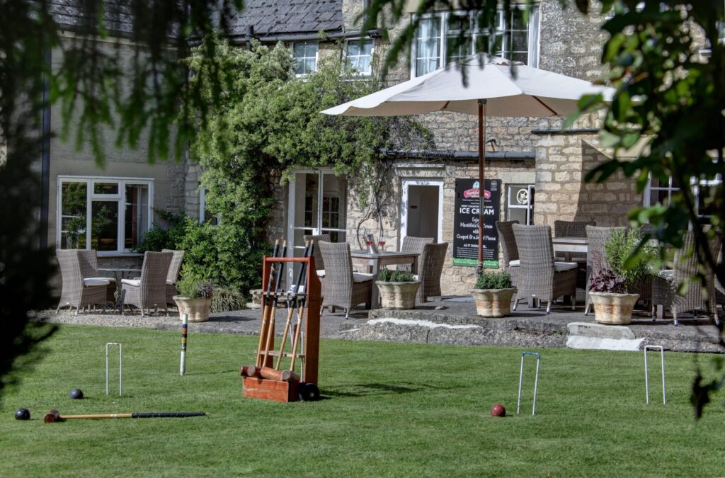 Pettifers Hotel