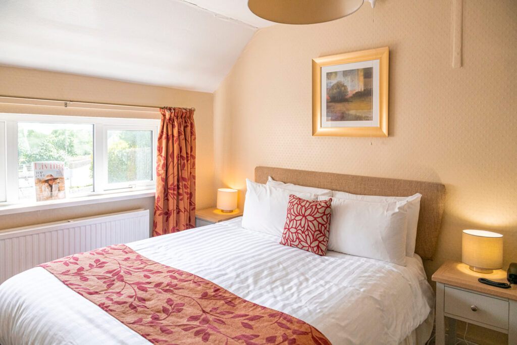 Where to Stay for Westonbirt, Walks and Long Pub Lunches 1 Pettifers Hotel