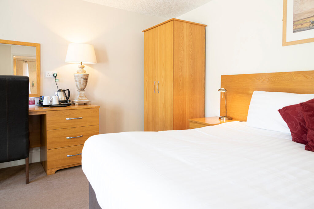 Pettifers Hotel rooms
