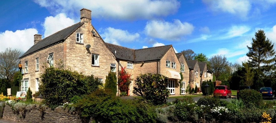 Pettifers Hotel